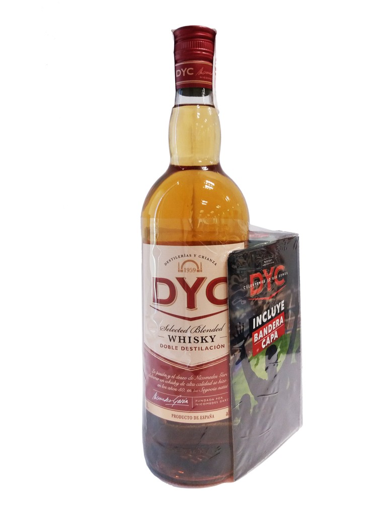 Whisky Pack DYC 5 Años 1L + Bandera selección española